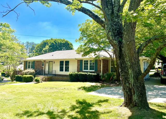 Property at 2314 Canterbury Rd, Clarksville, TN 37043, 3 beds, 3 baths