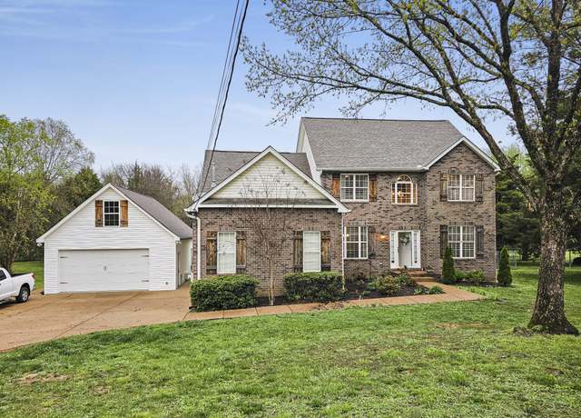 Property at 4005 Dell Dr, Mount Juliet, TN 37122, 3 beds, 2.5 baths