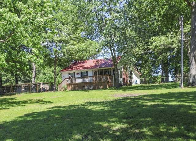 Property at 1602 Pleasant Grove Rd, Westmoreland, TN 37186, 3 beds, 2 baths