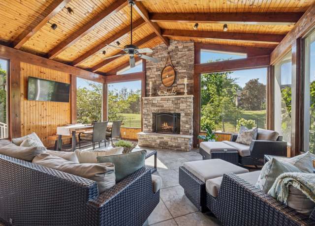 Property at 5141 Traceway Dr, Nashville, TN 37221, 3 beds, 2.5 baths