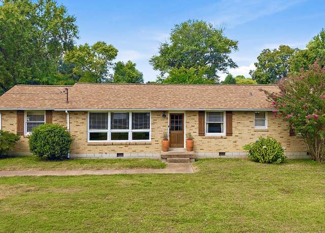 Property at 167 Roberta Dr, Hendersonville, TN 37075, 4 beds, 2.5 baths