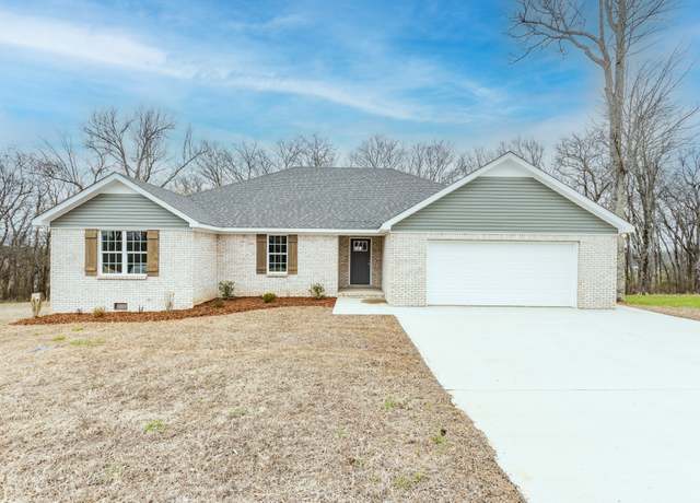 Property at 124 Lookout Ln, Pulaski, TN 38478, 3 beds, 2 baths