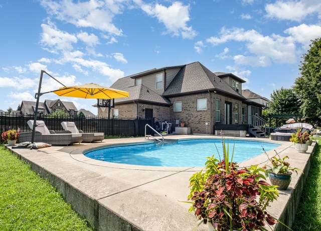 Property at 2827 Craythorne Dr, Murfreesboro, TN 37129, 5 beds, 4.5 baths