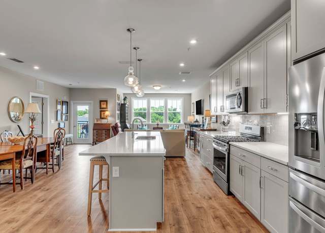 Property at 141 Saundersville Rd #2403, Hendersonville, TN 37075, 2 beds, 2 baths