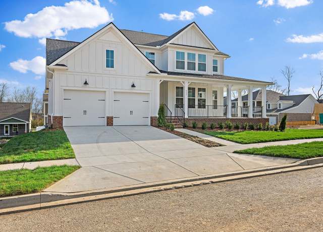 Property at 860 Rockwell Dr, Hendersonville, TN 37075, 5 beds, 3.5 baths