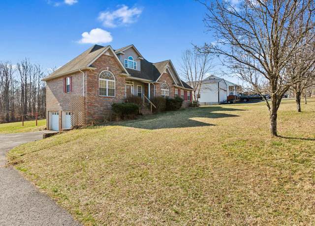 Property at 384 Deer Park Ln, Lafayette, TN 37083, 3 beds, 3 baths