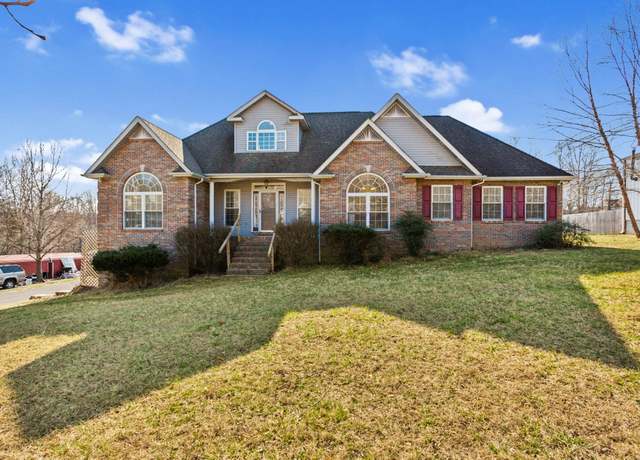 Property at 384 Deer Park Ln, Lafayette, TN 37083, 3 beds, 3 baths
