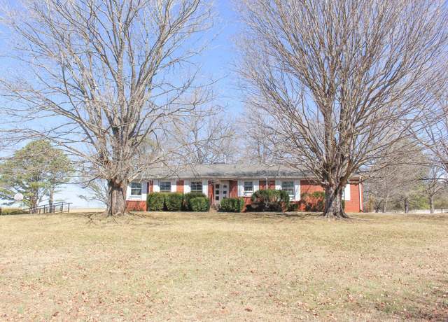 Property at 2108 Powell Ln, Lewisburg, TN 37091, 3 beds, 2 baths