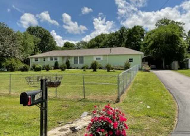 Property at 904 Apple Valley Rd, Madison, TN 37115, 4 beds, 1.5 baths