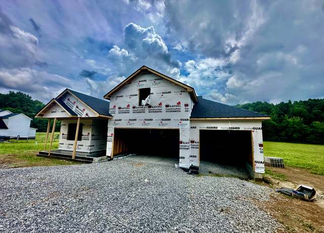 Property at 1904 Flats Rd, Clarksville, TN 37043, 4 beds, 2.5 baths