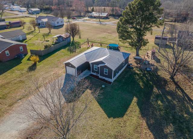 Property at 510 Hinson St, Hohenwald, TN 38462, 3 beds, 2 baths