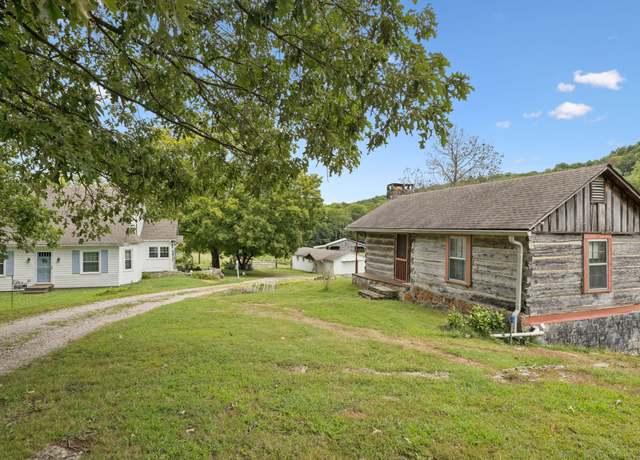Property at 1993 Crooked Hill Rd, Pulaski, TN 38478, 5 beds, 2 baths