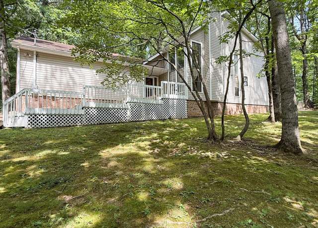 Property at 1209 Hardwood Trl, Burns, TN 37029, 3 beds, 2.5 baths