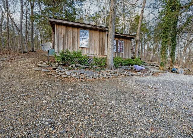 Property at 582 Byrds Chapel Dr, Rising Fawn, GA 30738, 3 beds, 1 bath