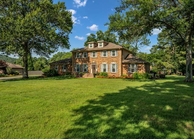 Property at 6313 Chickering Cir, Nashville, TN 37215, 4 beds, 3.5 baths