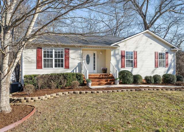 Property at 945 Morningside Dr, Cookeville, TN 38501, 4 beds, 3 baths