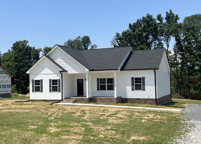 Property at 1006 Hanestown Rd, Lafayette, TN 37083, 3 beds, 2 baths