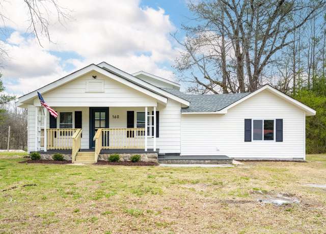 Property at 160 Lakewood Dr NE, Dalton, GA 30721, 3 beds, 2 baths