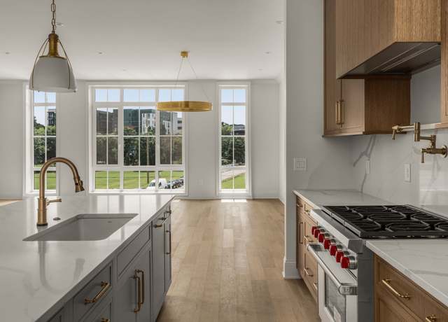 Property at 406A Hume St, Nashville, TN 37208, 3 beds, 3.5 baths