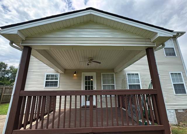 Property at 822 Sugarcane Way, Clarksville, TN 37040, 3 beds, 2.5 baths
