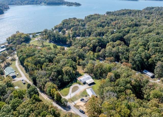 Property at 165 Trails Inn Village Rd, Waverly, TN 37185, 4 beds, 2 baths
