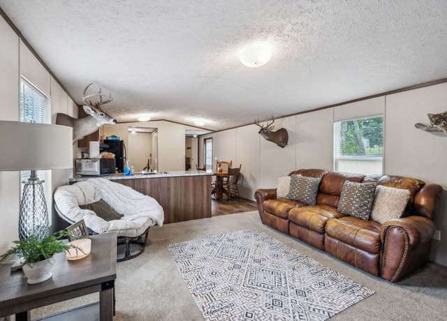 Property at 708 Hooper Rd, Winchester, TN 37398, 2 beds, 2 baths