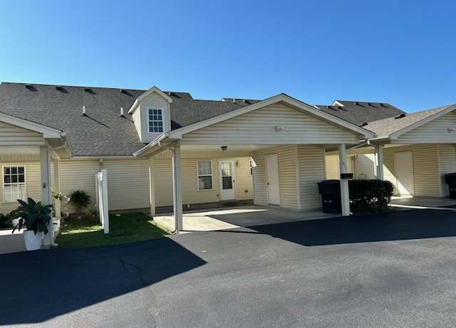 Property at 815 E Northfield Blvd, Murfreesboro, TN 37130, 2 beds, 2 baths