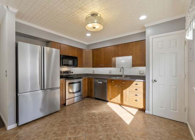 Property at 200 Royal Oaks Blvd Unit A1, Franklin, TN 37067, 2 beds, 1.5 baths