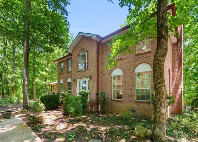 Property at 8016 Quail Creek Rd, Nashville, TN 37221, 3 beds, 3 baths