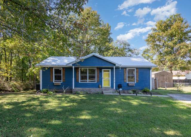 Property at 614 Joshua Dr, Clarksville, TN 37042, 3 beds, 2 baths