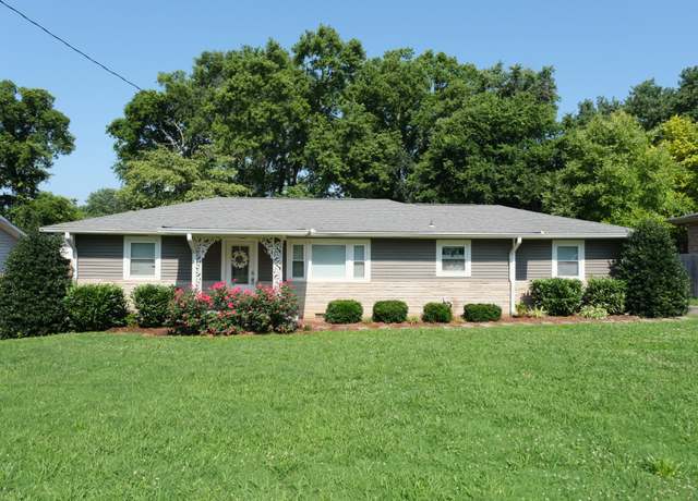 Property at 820 Spencer Ave, Gallatin, TN 37066, 3 beds, 1.5 baths