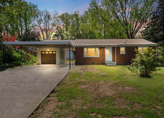 Property at 624 Dover Rd, Clarksville, TN 37042, 3 beds, 1 bath