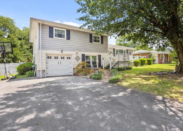 Property at 123 Coffman Dr, Fort Oglethorpe, GA 30742, 3 beds, 2.5 baths
