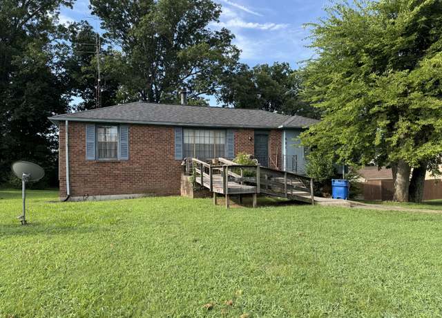 Property at 821 Oak Leaf Dr, Old Hickory, TN 37138, 3 beds, 2 baths