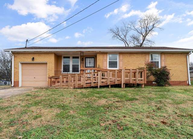Property at 3070 Richmond Hill Dr, Nashville, TN 37207, 3 beds, 2 baths