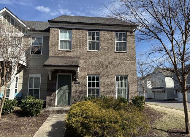 Property at 340A Lakeside Park Dr, Hendersonville, TN 37075, 2 beds, 2.5 baths
