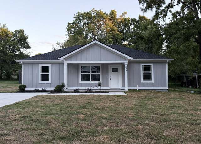 Property at 822 Pitt Ave, Springfield, TN 37172, 3 beds, 2 baths