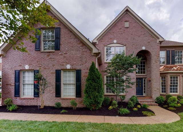 Property at 9805 Albemarle Ln, Brentwood, TN 37027, 4 beds, 3.5 baths
