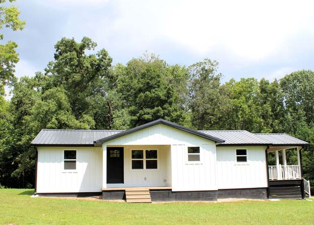 Property at 219 Ebwine Rd, Estill Springs, TN 37330, 3 beds, 1.5 baths