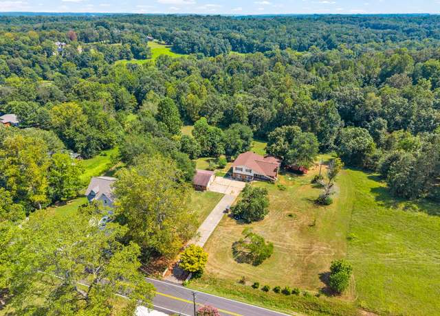 Property at 938 Belmont Rd, Clarksville, TN 37040, 4 beds, 3 baths