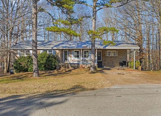 Property at 211 Lakeview Dr, Hohenwald, TN 38462, 4 beds, 2.5 baths