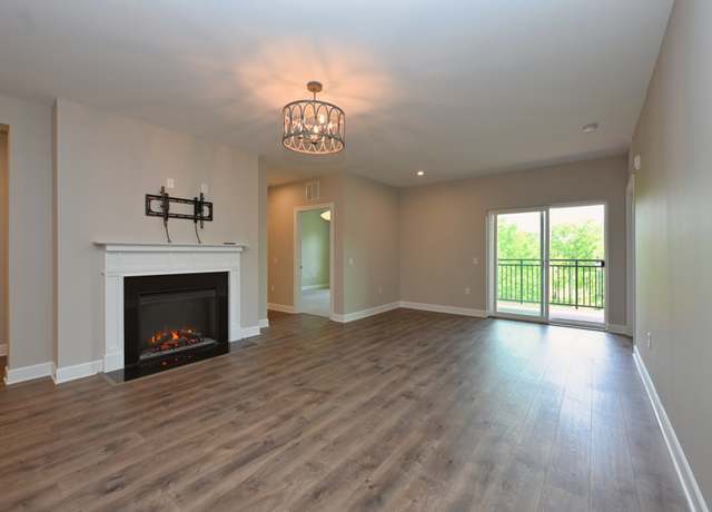 Property at 141 Saundersville Rd #1305, Hendersonville, TN 37075, 2 beds, 2 baths