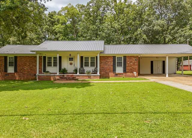 Property at 106 W Ryan St, Collinwood, TN 38450, 3 beds, 1.5 baths
