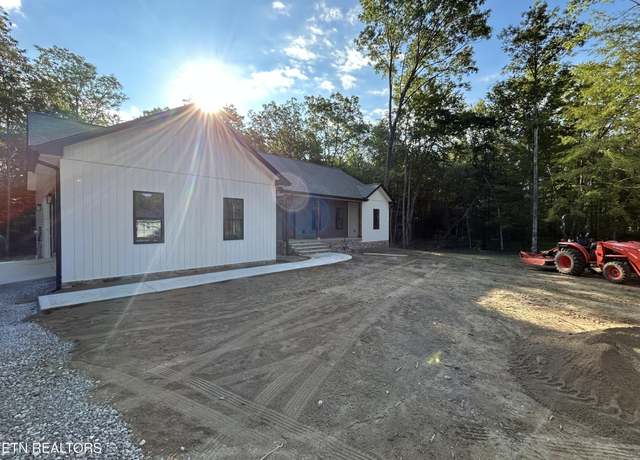 Property at 169 Creekview Ct, Jamestown, TN 38556, 3 beds, 2 baths