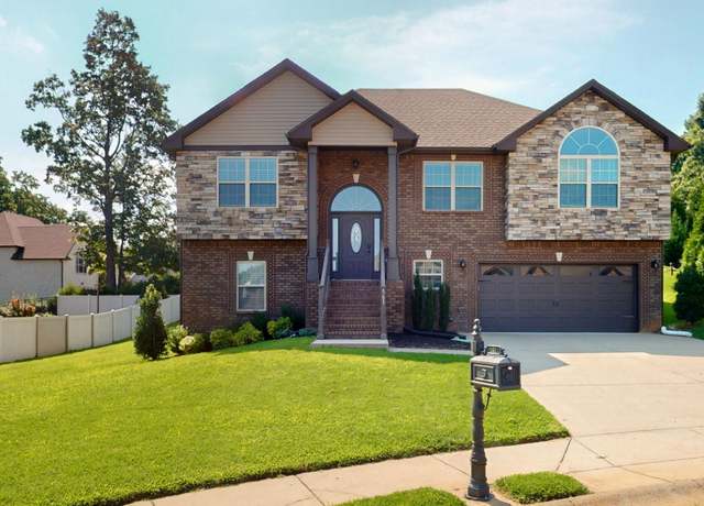Property at 161 Roanoke Station Cir, Clarksville, TN 37043, 5 beds, 3 baths