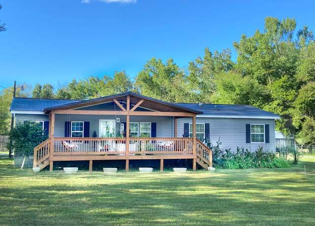 Property at 1260 Toy Denny Rd, Bradyville, TN 37026, 3 beds, 2 baths