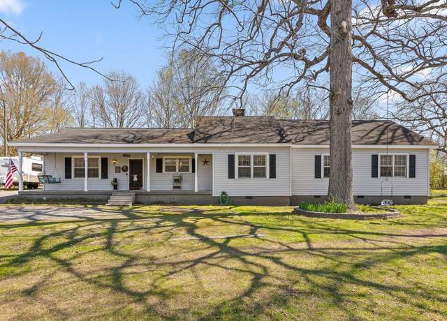 Property at 3216 Cleveland Hwy, Dalton, GA 30721, 3 beds, 2 baths