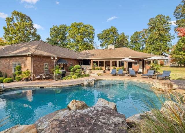 Property at 4636 Sango Rd, Clarksville, TN 37043, 3 beds, 3.5 baths