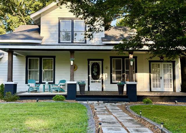 Property at 316 S Military Ave, Lawrenceburg, TN 38464, 4 beds, 2 baths