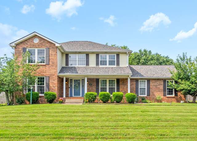 Property at 1059 Rossview Rd, Clarksville, TN 37043, 4 beds, 3.5 baths